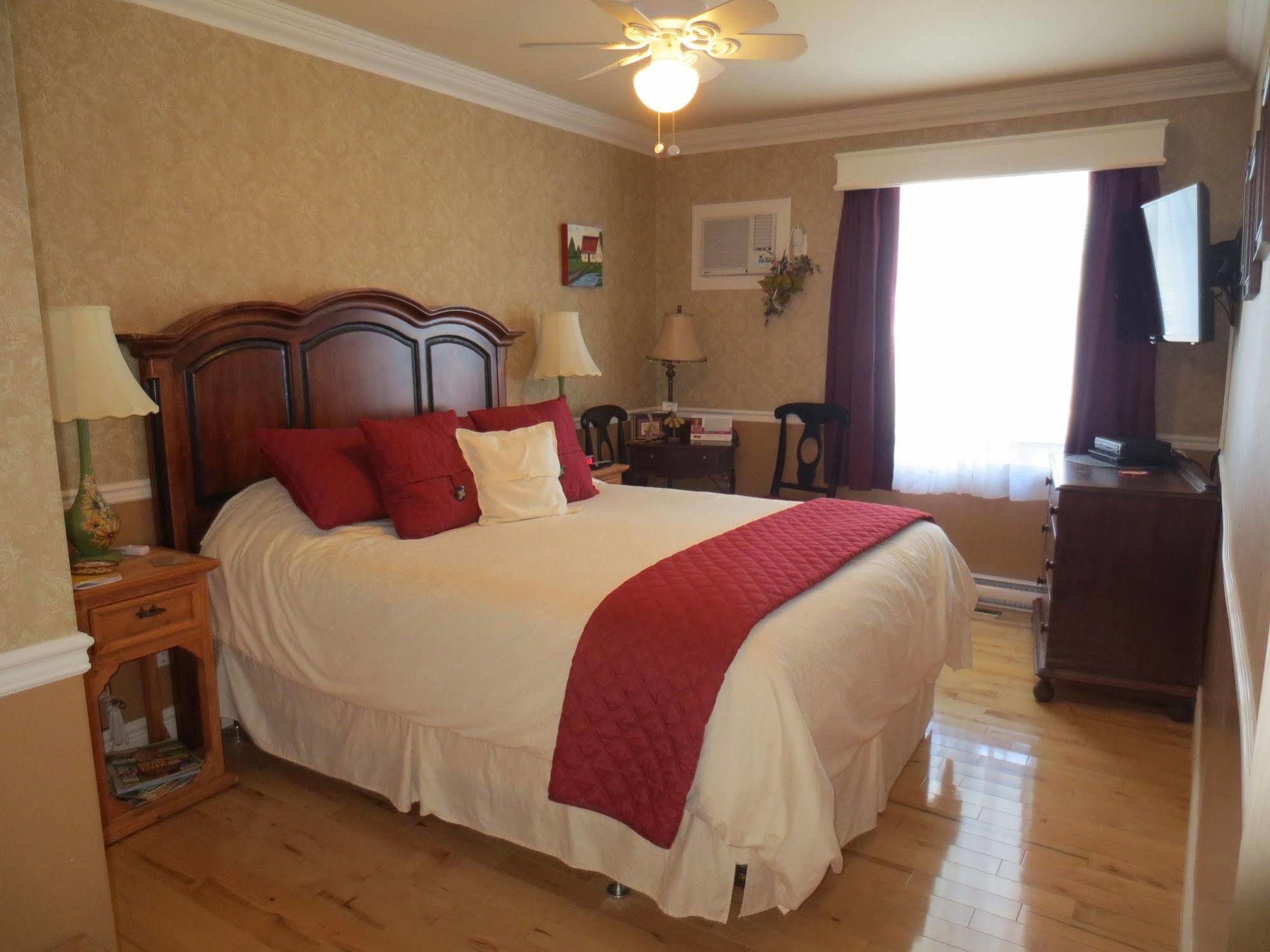 Au Nidaigle Bed & Breakfast Saint-Basile Ngoại thất bức ảnh